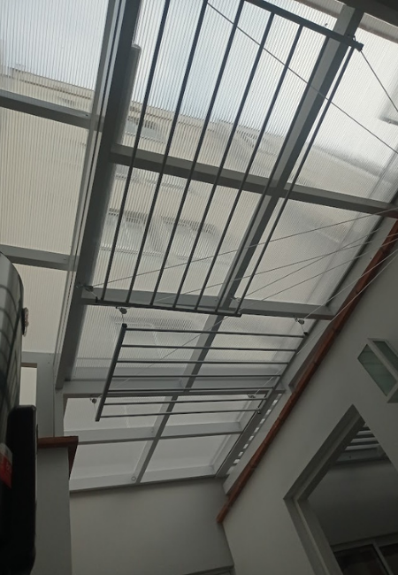 Tendederos de ropa en techos de aluminio